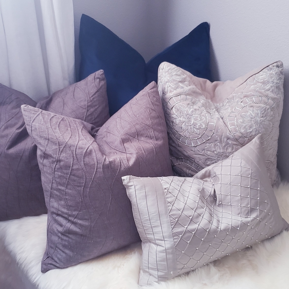 ✔️SOLD 2x CK- Down Pillows - Picture 15 of 15